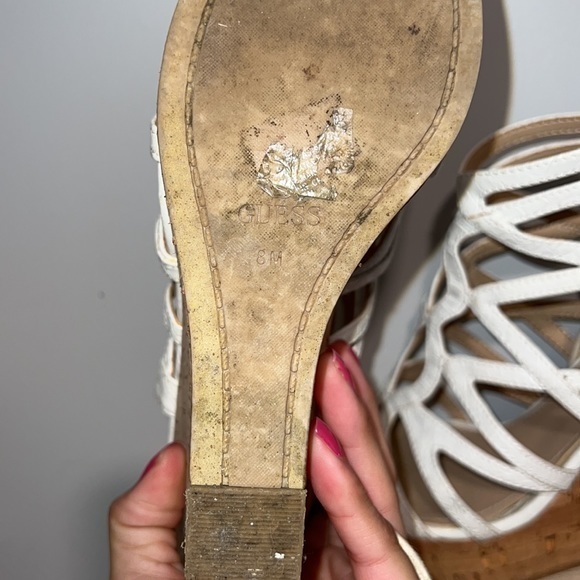 Guess‎ white wedges - Picture 3 of 6